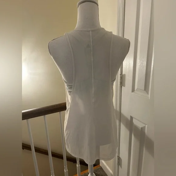 Lululemon Light and Breezy Tank - Picture 11 of 15